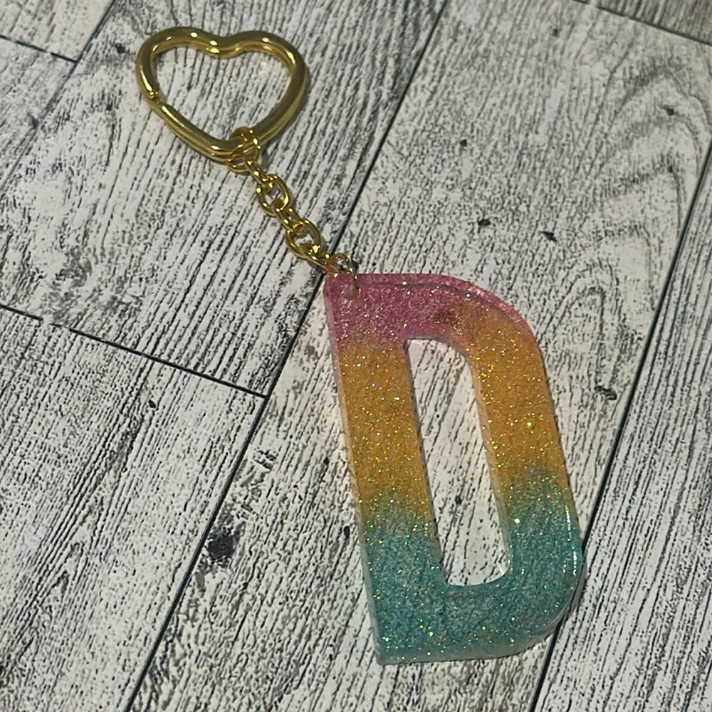 Resin sparkling monogram D key chain handmade